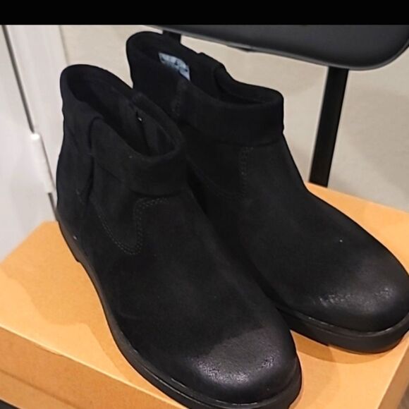 Ugg Josefene Cuff Boot- Black - Picture 10 of 11